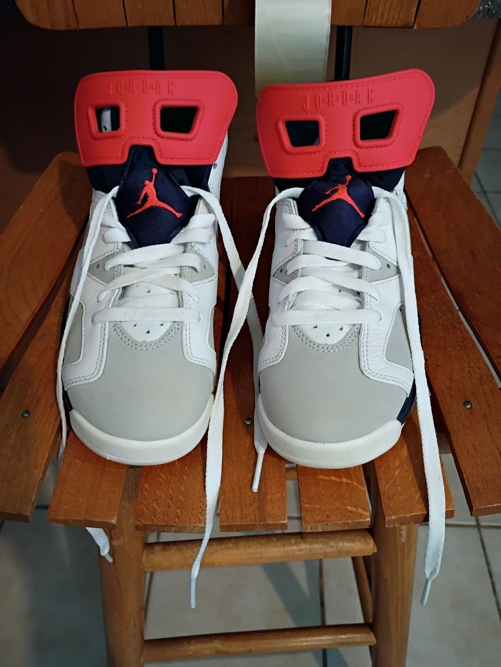 Jordan Kids' Retro Basketball Shoes - White/Gray with Red Accents